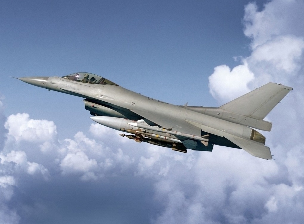 F-16“战隼”多用途战斗机