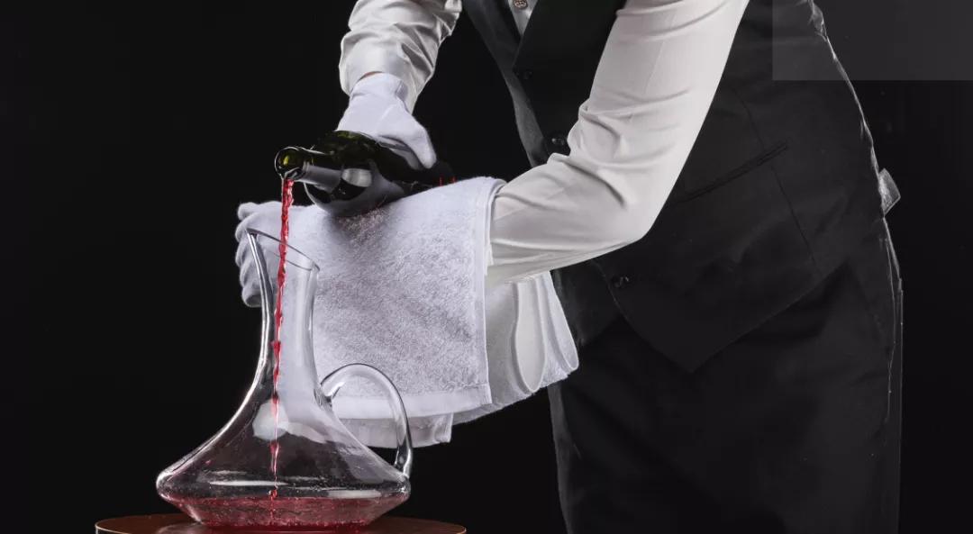 餐饮生意遇到同行怎么办,餐饮店被同行抢生意怎么办