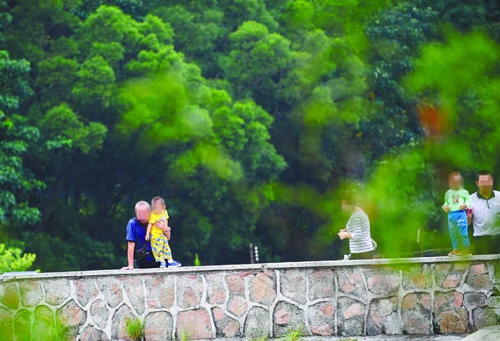 父母非要生二胎该怎么劝,面对父母重男轻女女儿应该怎么办