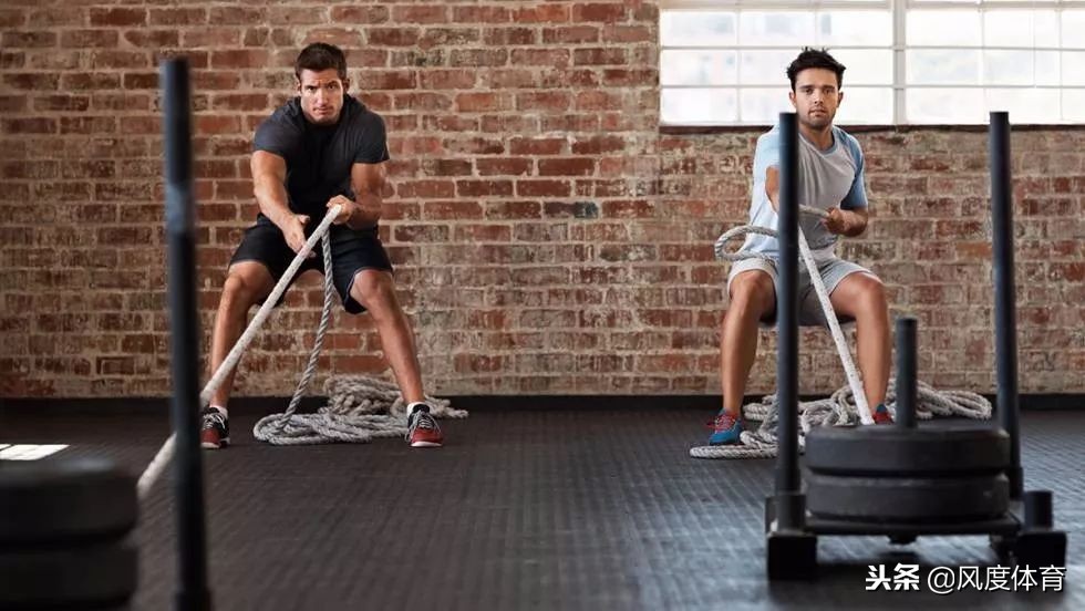 健身肌肉男穿衣搭配图片,肌肉男在健身穿衣搭配