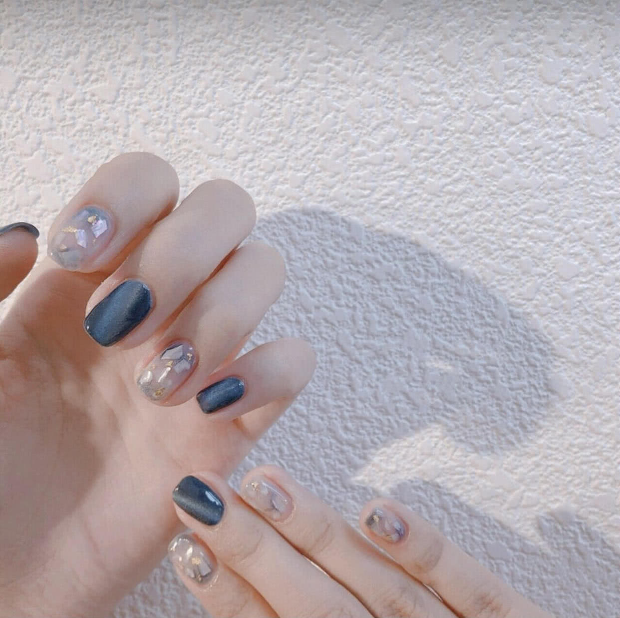 美甲款式推荐晕染美甲,渐变晕染金箔贝壳珍珠美甲黑白