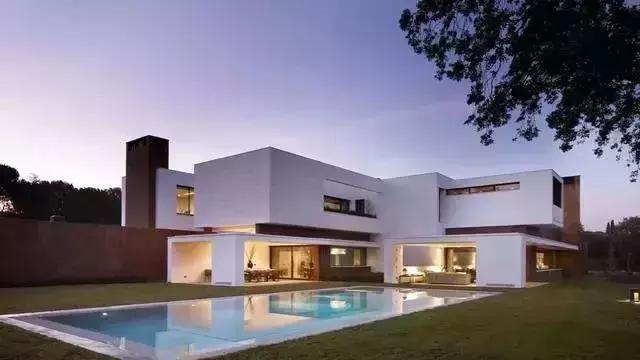 梅西内马尔c罗豪宅,c罗梅西内马尔谁有钱