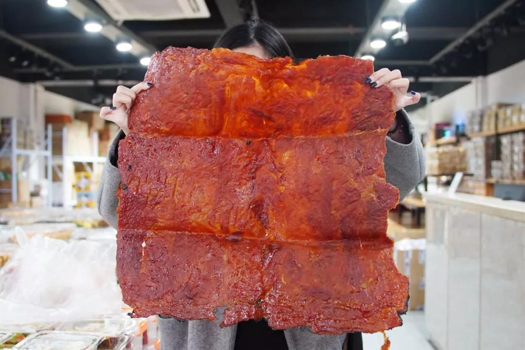 直端零食店“老巢”！好逛到两只手都拿不下