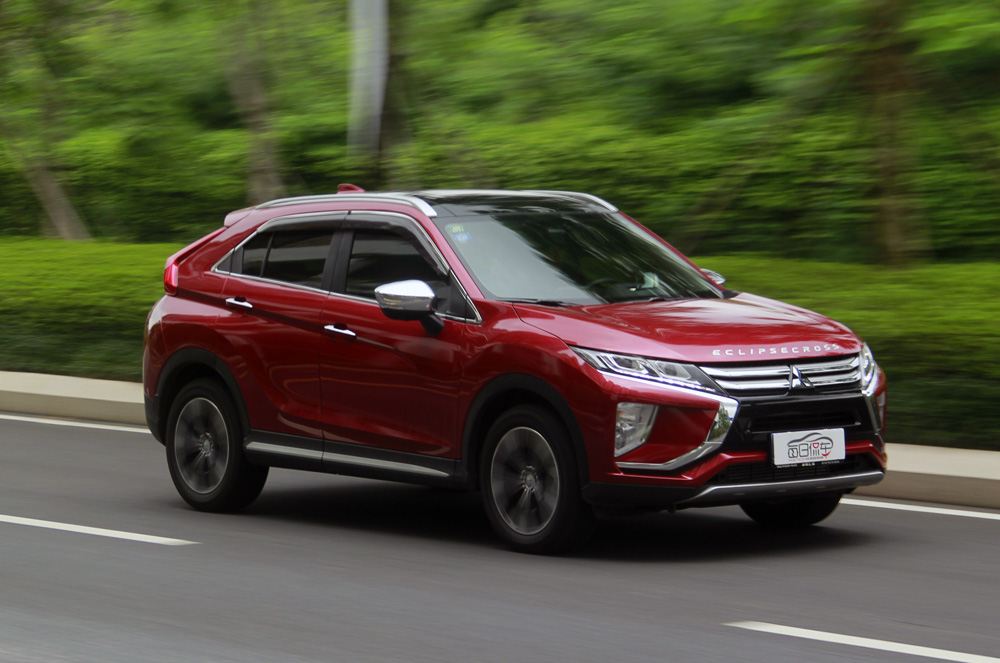 广汽三菱欧蓝德2.4四驱五座咋样,广汽三菱欧蓝德2.4五座顶配四驱