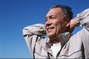 22岁如何让白头发变黑头发,48岁头发白了怎样变黑最快最好