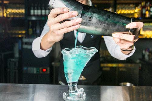 写字楼里的观景酒馆,写字楼里面的酒馆