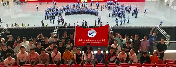 军运会志愿者感动瞬间,军运会感谢志愿者