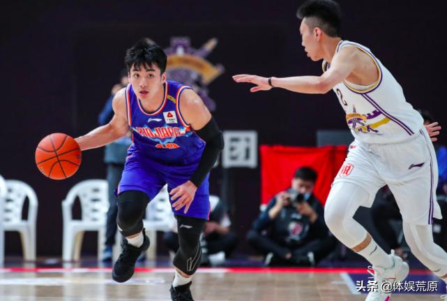 于德豪三分投进全场欢呼,于德豪底角三分球绝杀