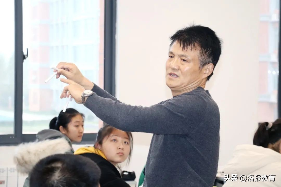 教师风采展环创,教师风采艺术展