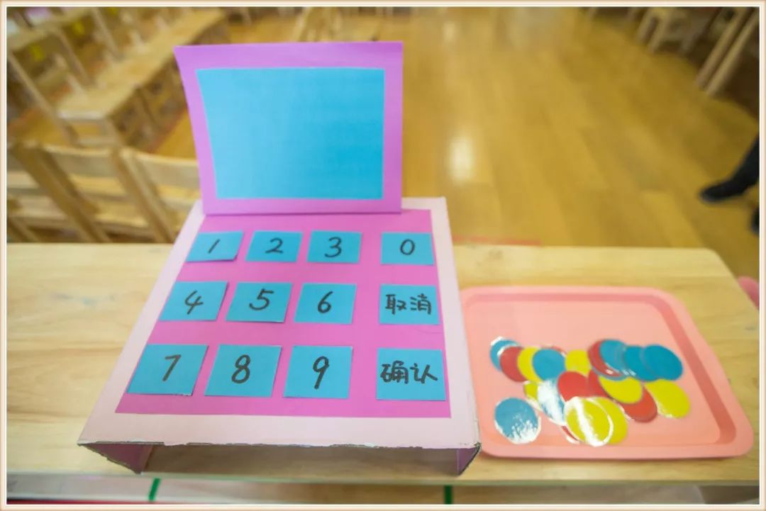 小班寒冷的冬天主题美工区域投放,小班主题我喜欢夏天环境创设要求