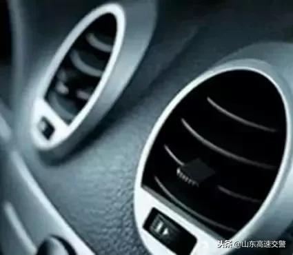 冬天车玻璃的霜怎样快速清除,如何快速去除车玻璃上的霜冻