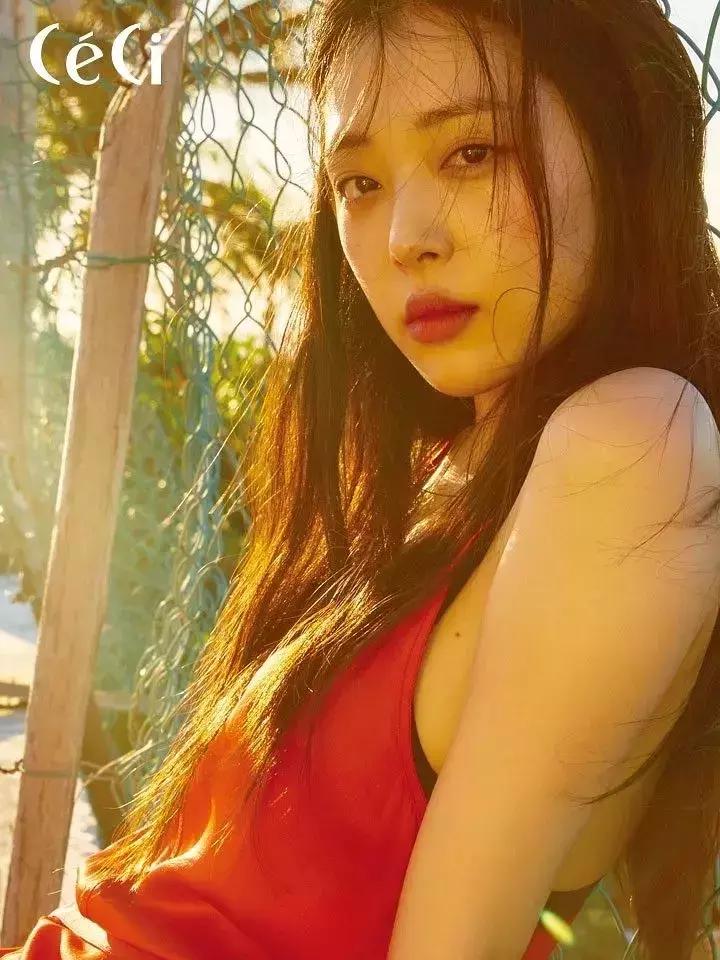 她骂脏话、拍性感床照、仙女人设崩塌，但人们依然爱她