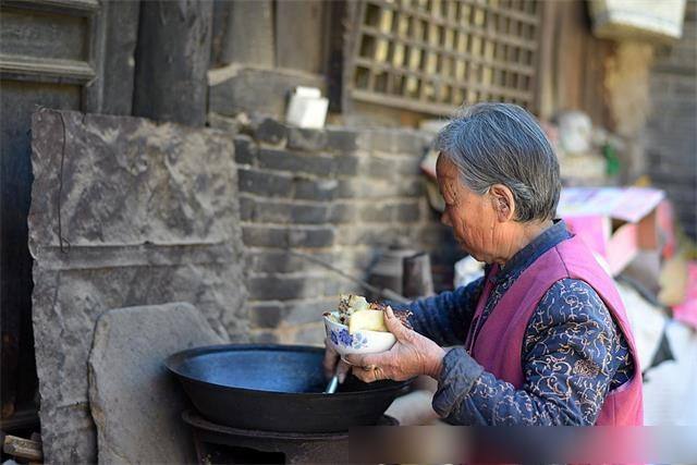 坑娃的姥姥,坑娃姥姥的最新视频