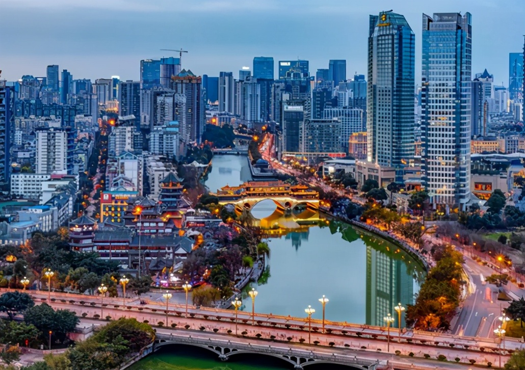 成都人一般说方言还是普通话,成都人普遍说普通话