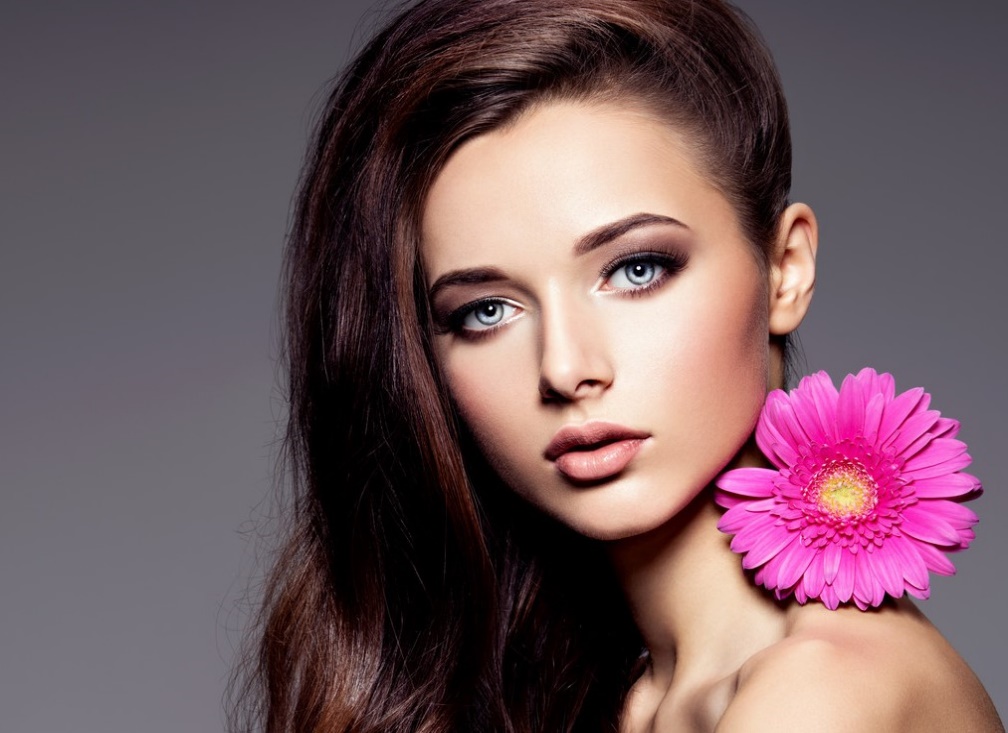 让脸变胖的最佳动作,4个动作让脸变年轻