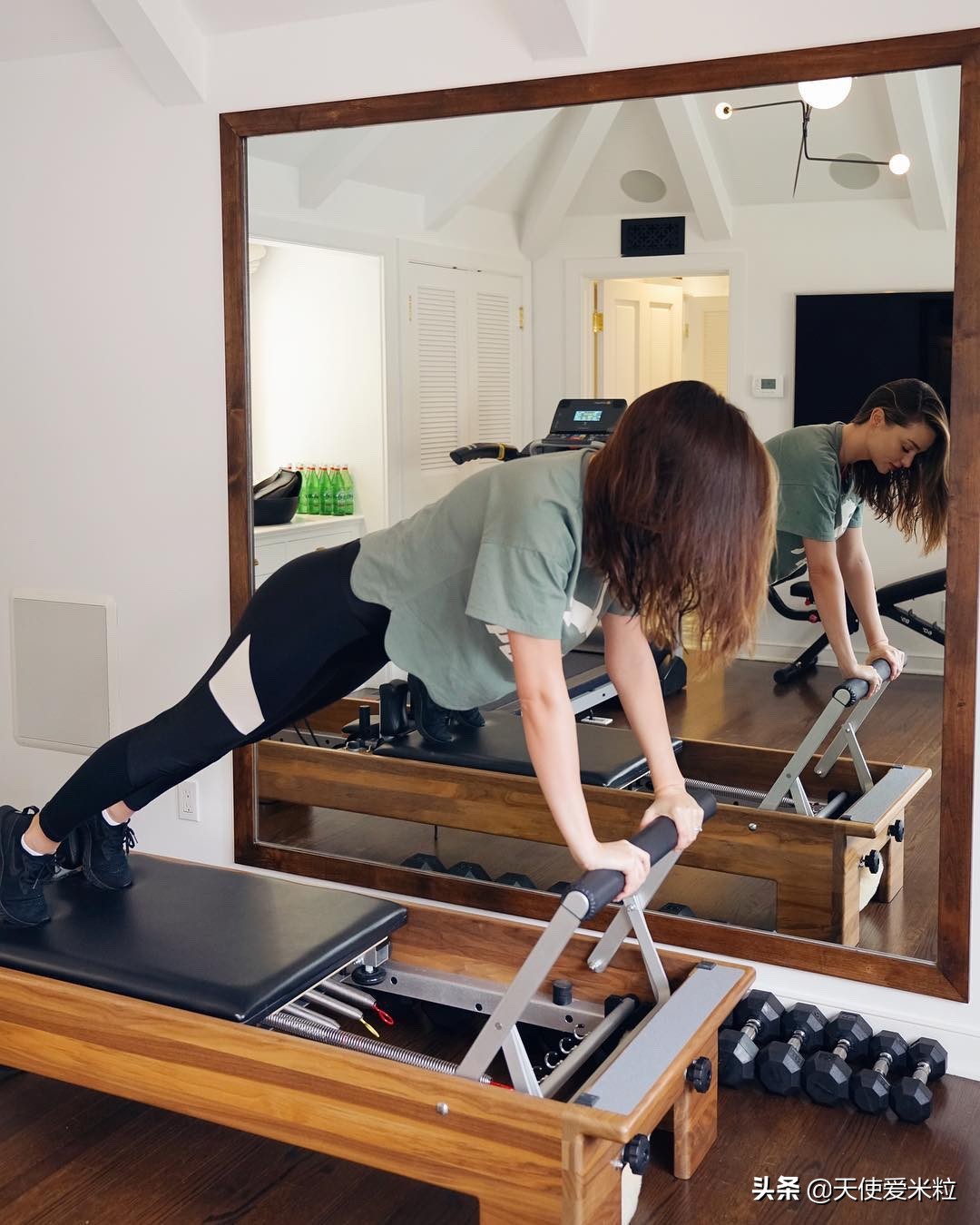 米兰达可儿挺孕肚出街四胎,米兰达可儿怀三胎图片