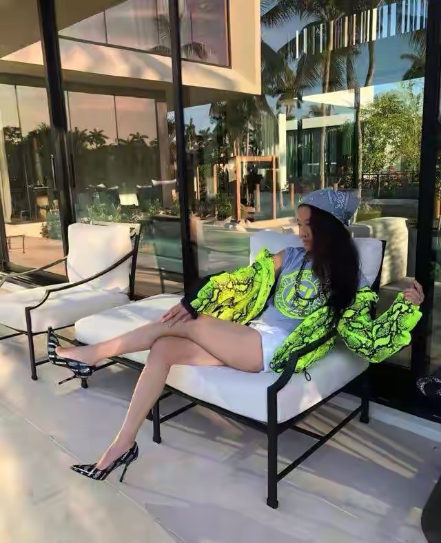 71岁“婚纱皇后”的身材宛如少女，这个世界正在奖励那些自律的人