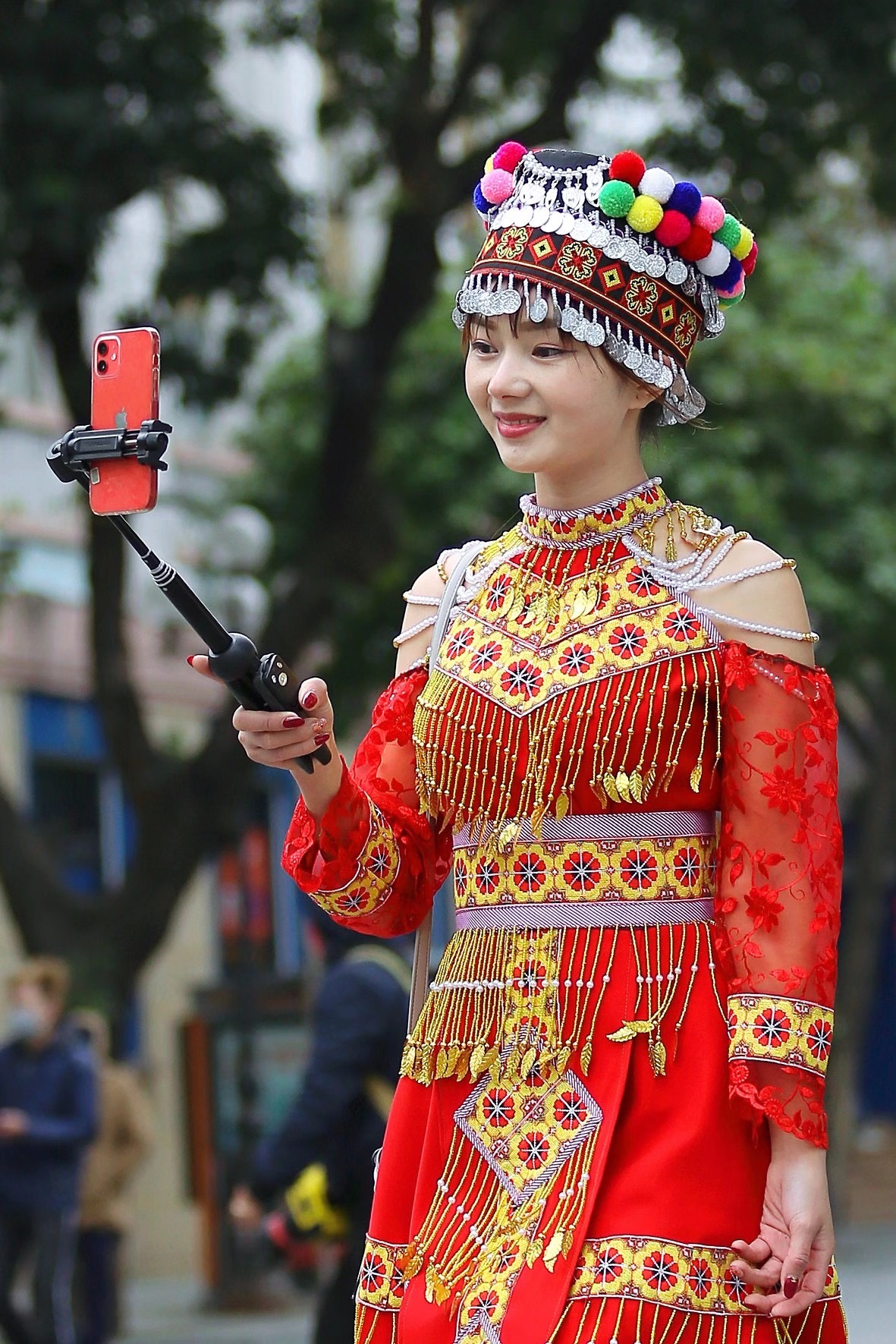 18年未见家人,到中国命运坎坷,三位女主播助力越南新娘寻亲,带她回家看看