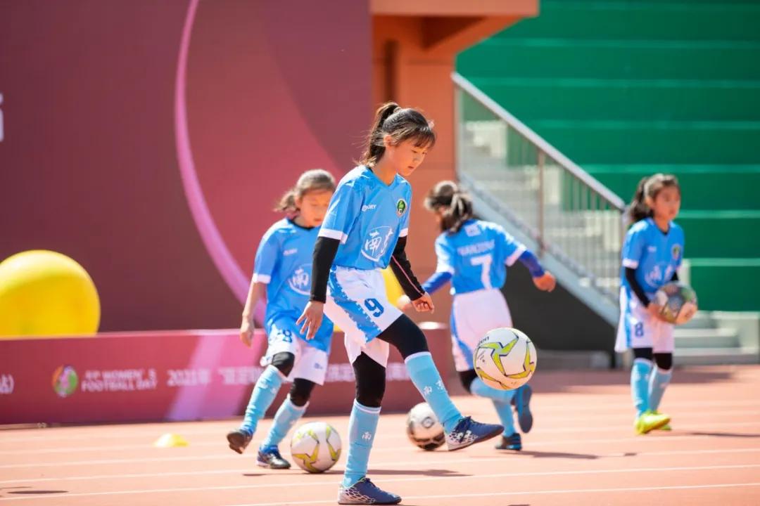 小小女人完整版歌曲,小小女兵视频获奖