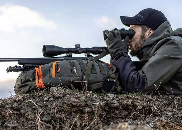 来自500年*火军**商的周边装备，情人节送男友一份“硬核”套装