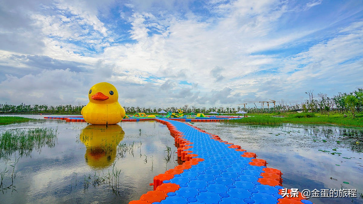 上海滴水湖湖底图片,上海人工滴水湖