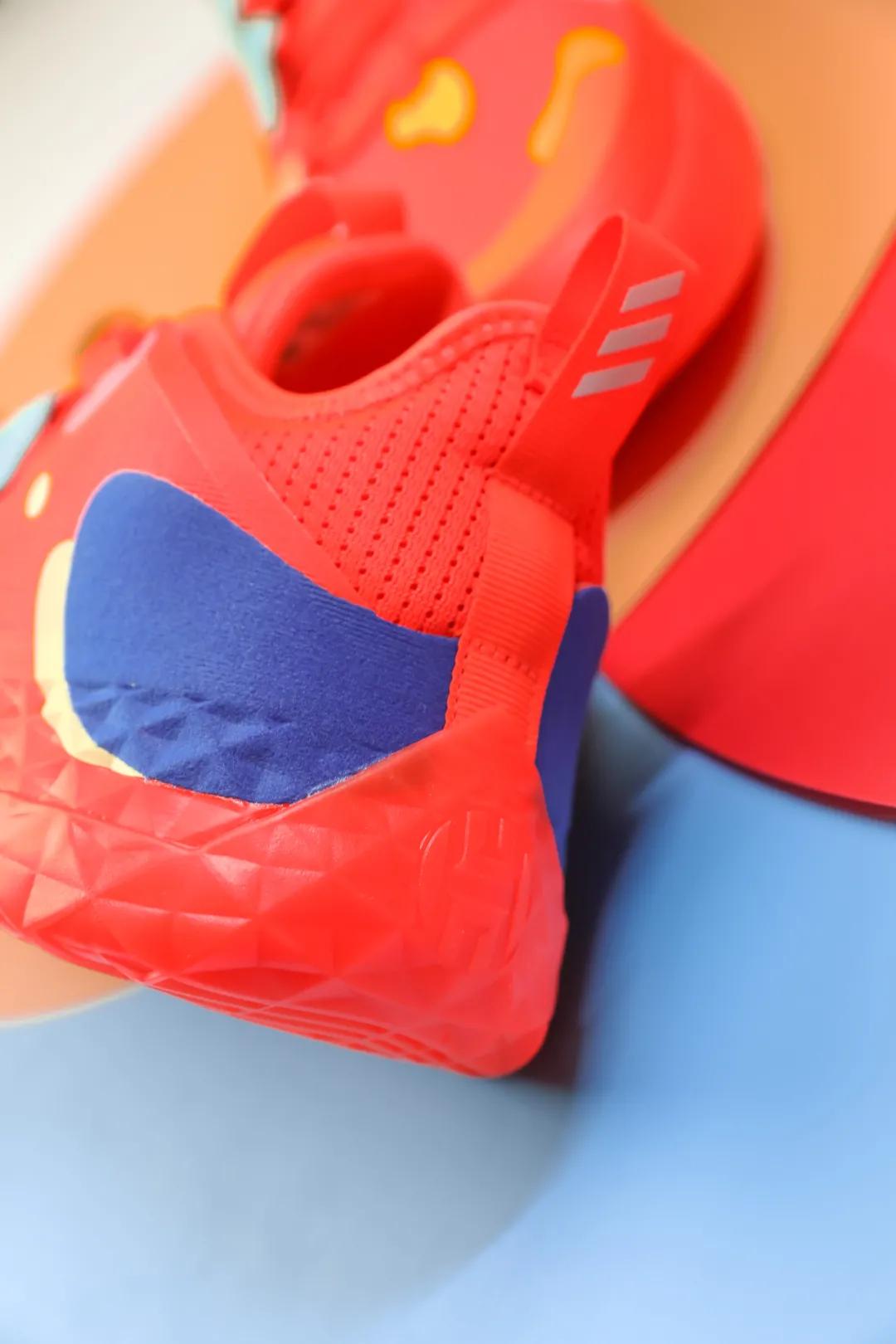 新鞋一出即打折？这几双阿迪篮球鞋的二级市场行情竟然如此坚挺