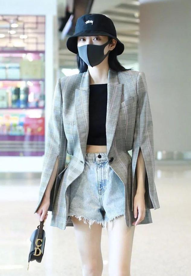 最近火了一种穿法,今年最时髦的穿法搞笑