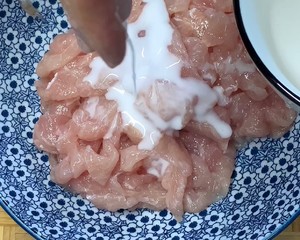 入口即化的滑溜肉片,外酥里嫩的糖醋里脊简单易学