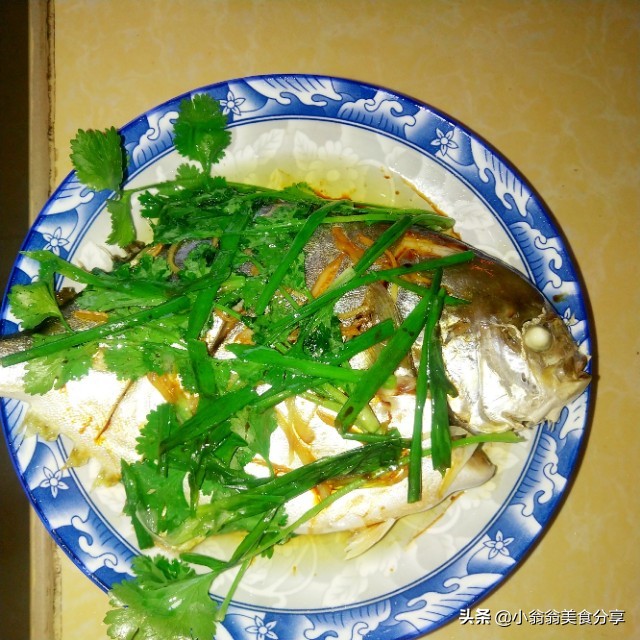 清蒸鲳鱼家常做法鲳鱼去内脏,鲳鱼最好的吃法清蒸鲳鱼