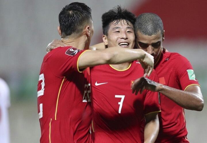 董路最新中超消息,曝河北队停工休假不排除退出中超