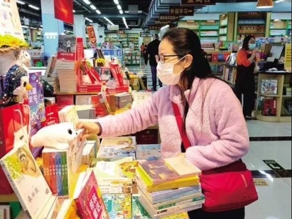 爱看书的人多吗,爱看书的人识字量