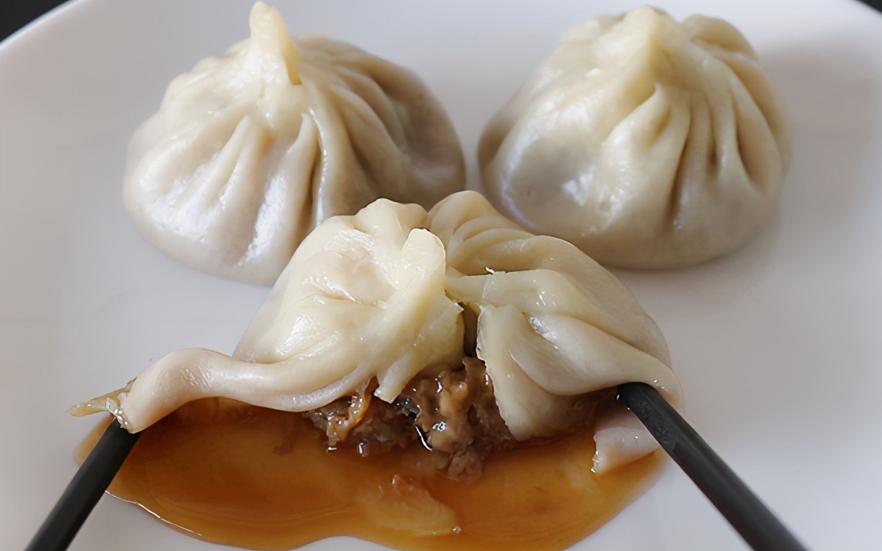 热腾腾的鲜肉包子好香想吃就来,热腾腾的小笼包来啦