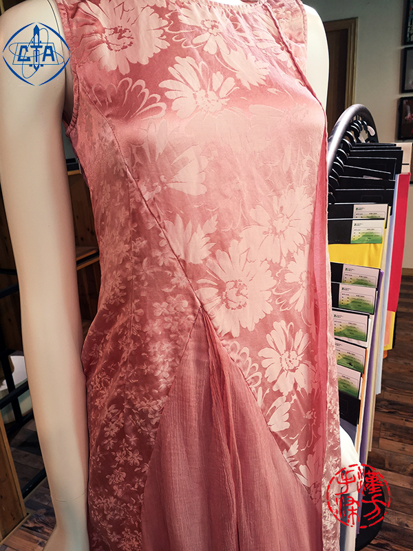 植物染桑蚕丝希赛尔交织缎时装欣赏