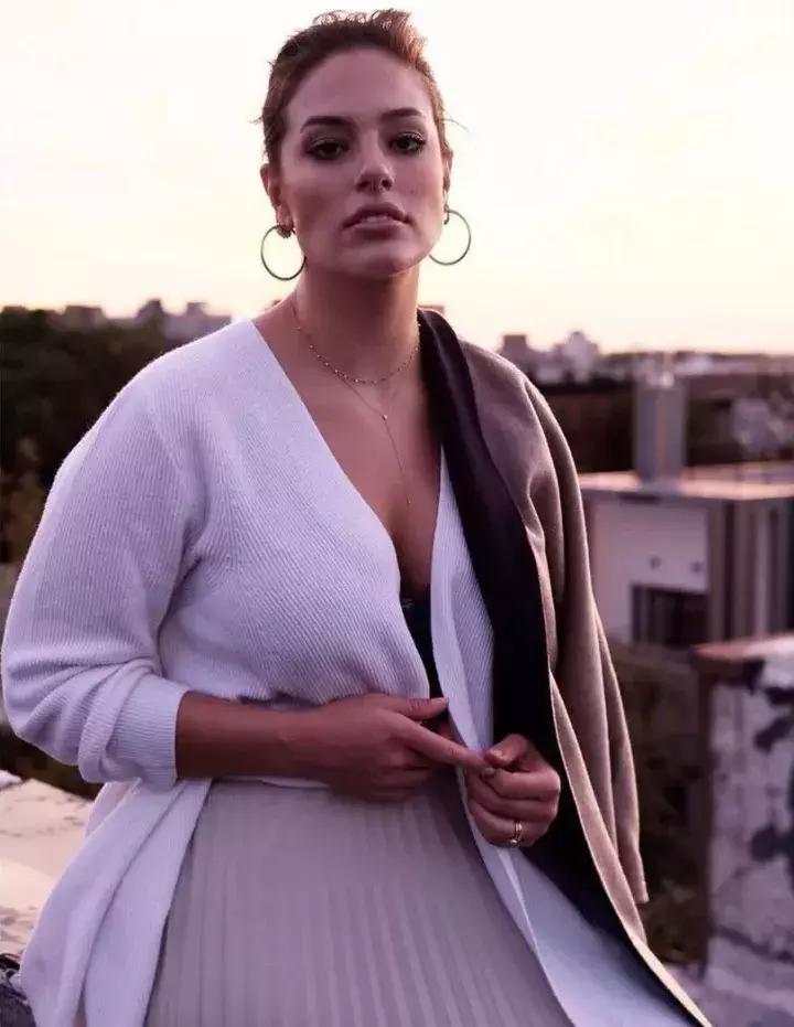 身材高大的160斤的外国超模图文,天使面孔魔鬼身材的超模