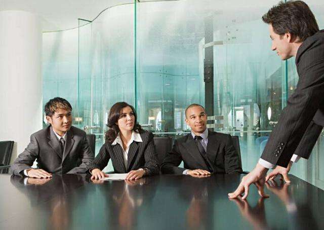 帮老板打工每天都提心吊胆过日子,掏心掏肺的付出最后换来一文不值