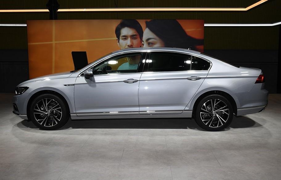 迈腾为啥不如君越,迈腾为什么不抗撞