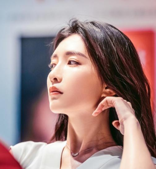 被赵薇嫌弃太老土的明星,曾被赵薇嫌弃的江疏影