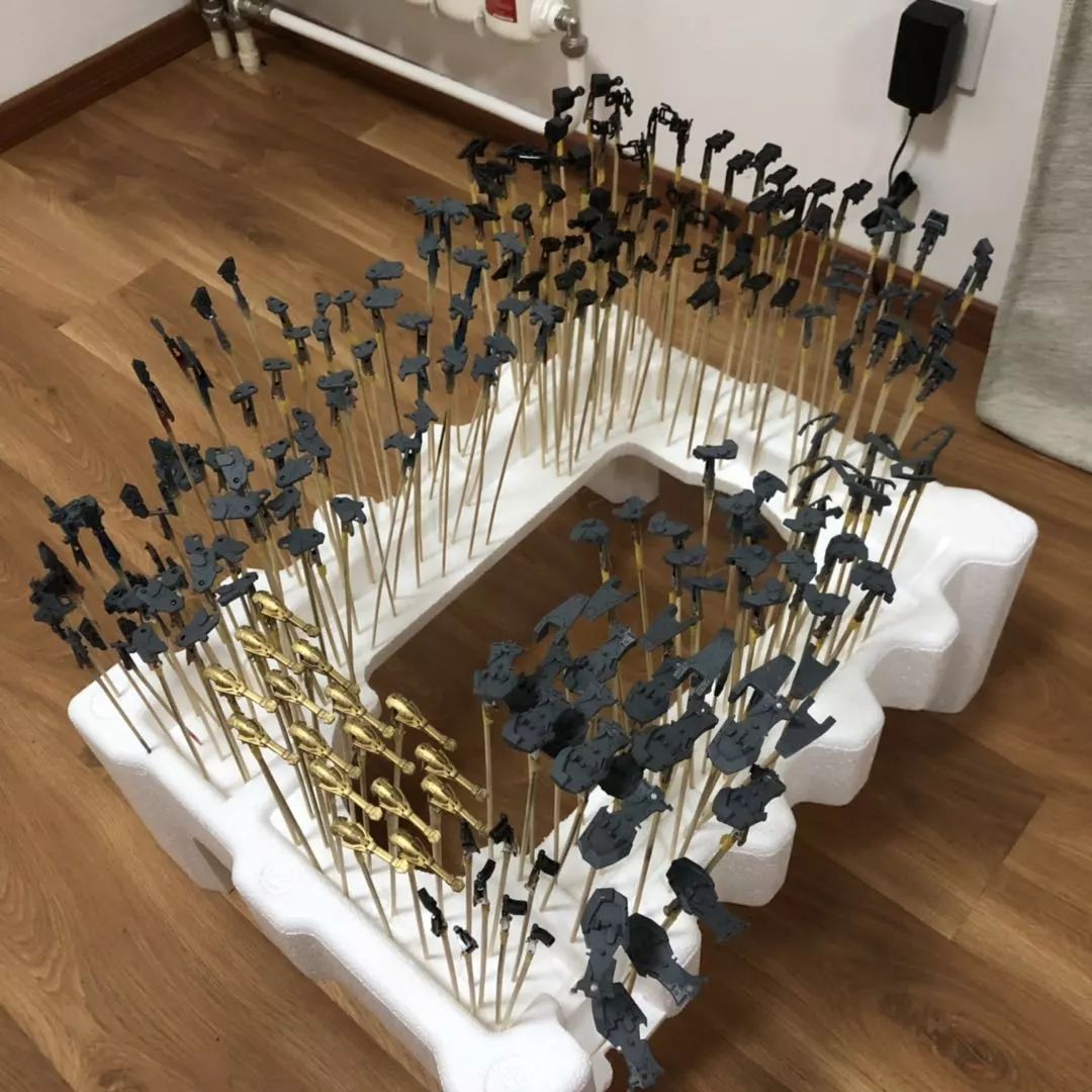 佳作：恐怖的零件数量，龙桃子强袭，四机小队！