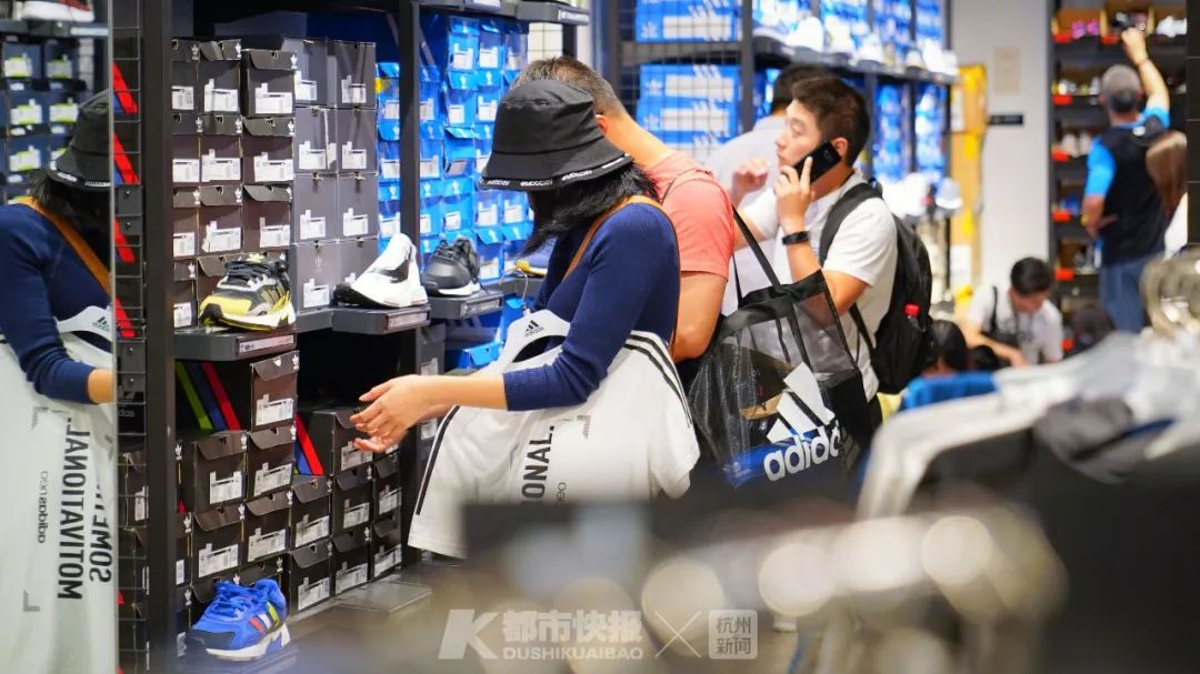 如何鉴别耐克阿迪真假,怎样判断耐克阿迪的真假