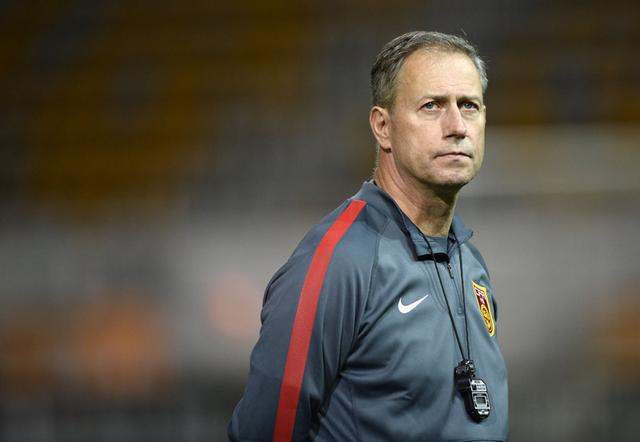 中国足协怎样来拯救中国足球,追问国足1:5惨败足球之夜