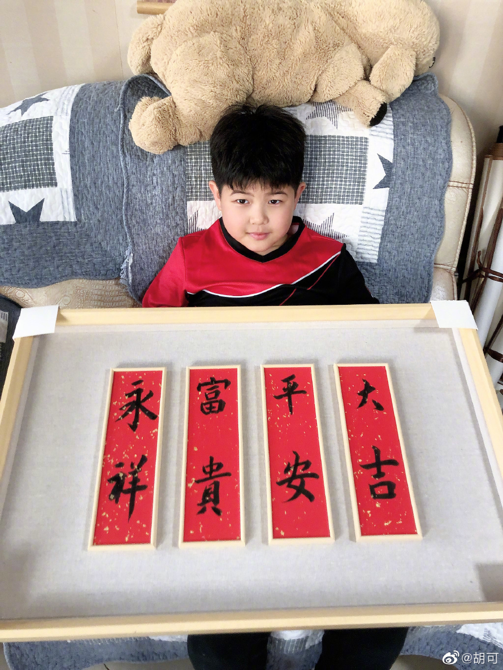 小鱼儿安吉长得帅,安吉小鱼儿最新弹钢琴视频比赛