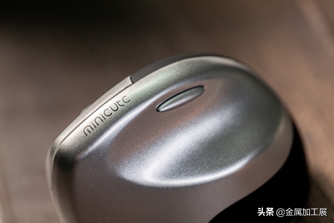 鍗庝负榧犳爣鏃犵紳绌胯秺,鍗庝负榧犳爣鏃犵紳