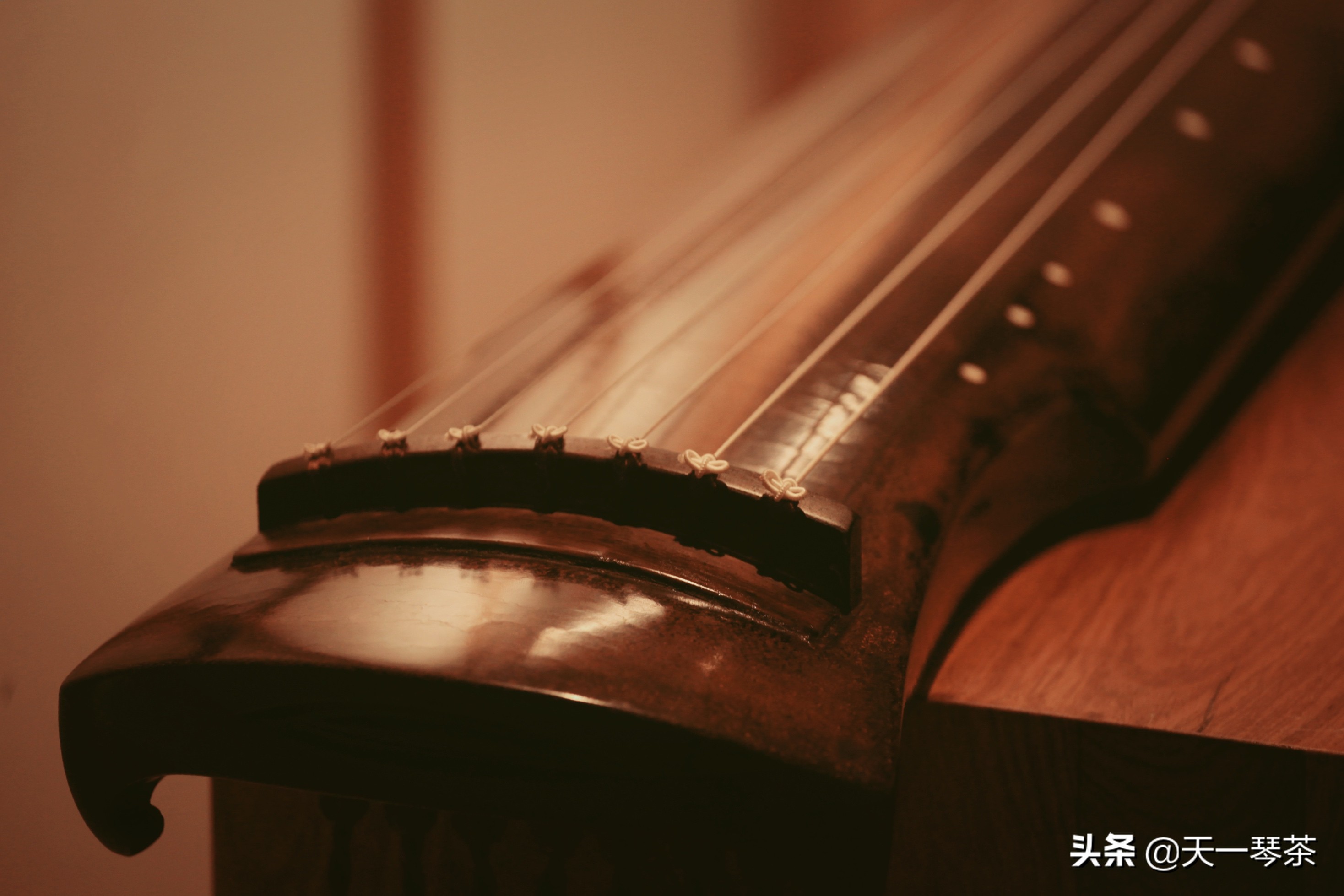 继疏影之后,本年度最后一张传世断纹琴