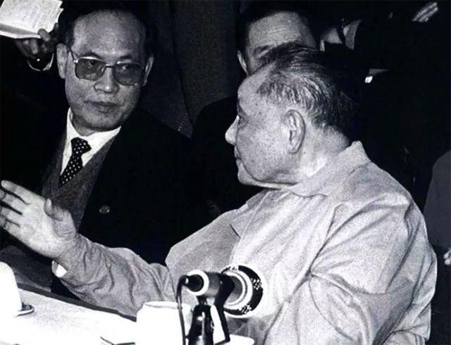 15岁便离家的*小平邓**为什么再没回家乡广安？