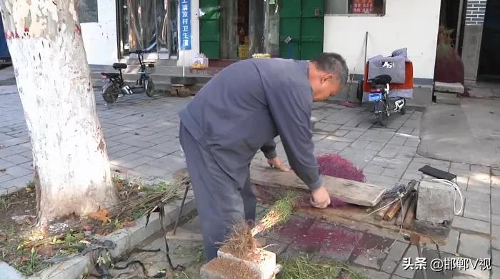 老式扫帚手工,老手艺扎扫帚