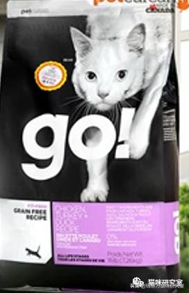 绿福摩猫粮和金装素力高哪个好,福摩各口味猫粮测评