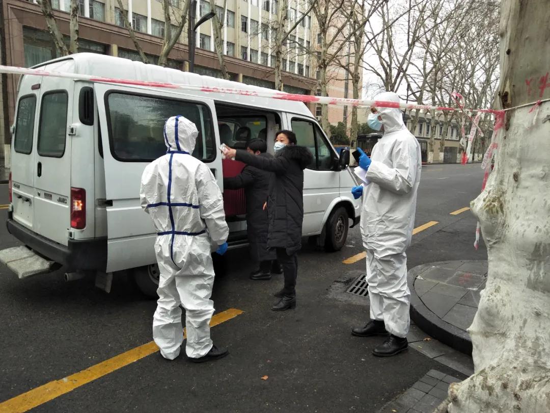 携手同行抗疫情守望相助暖人心,驻村工作队奋战抗疫一线