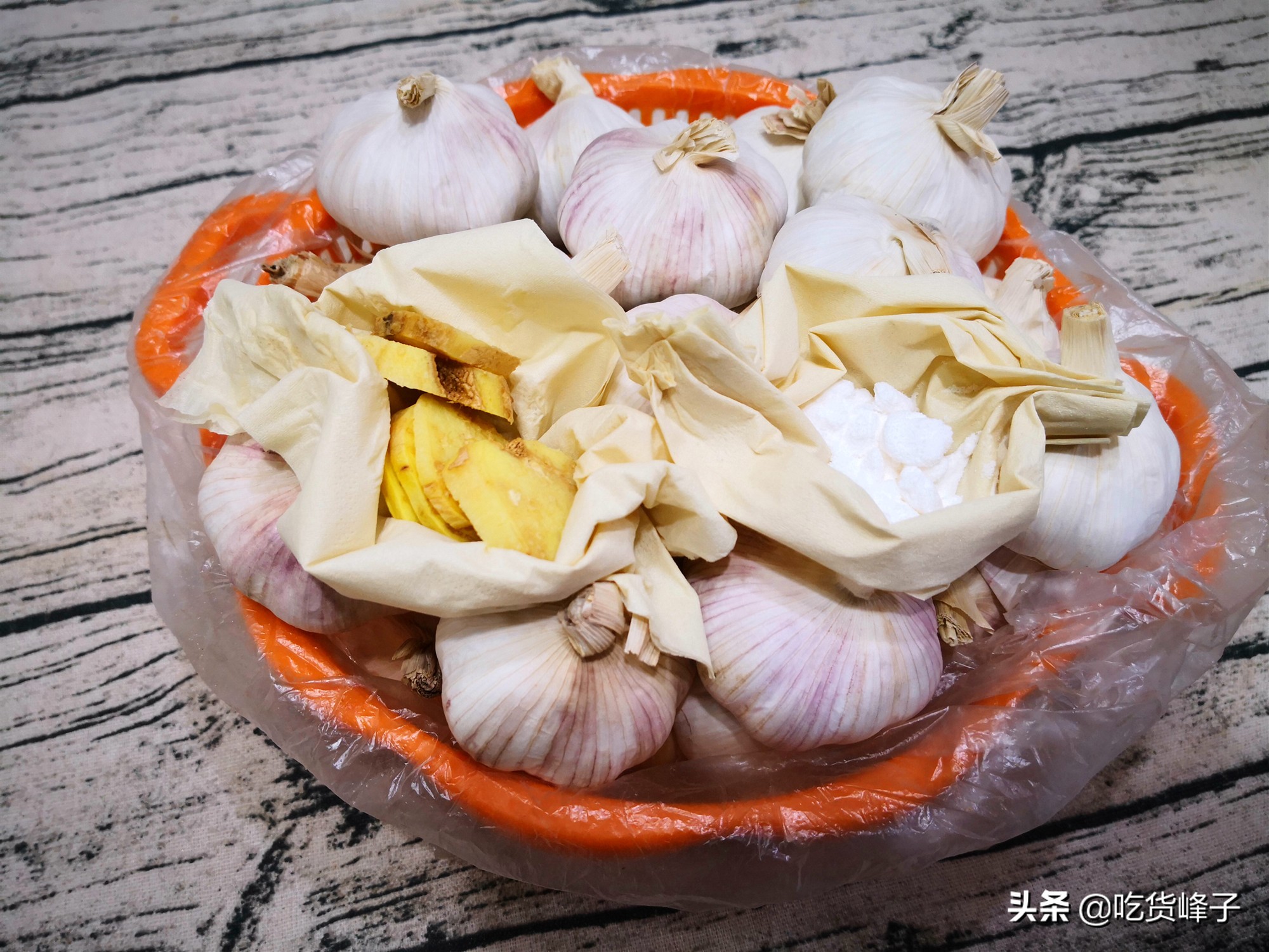 怎么保存大蒜不长芽,保存大蒜一年不坏又新鲜