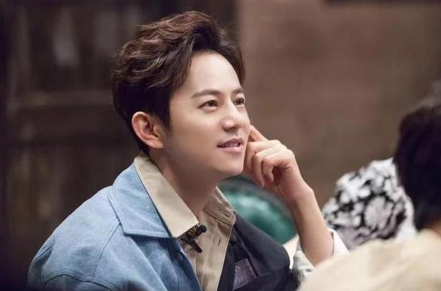 何炅是咋样的一个人,何炅是什么人