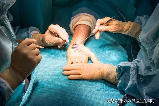 颈椎痛手臂麻有几种治疗方法,颈椎病手麻按脖子的哪一根筋